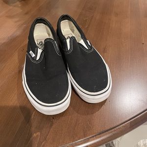 Mens 7.5 womens 9 black vans worn a handful of times. Like new!